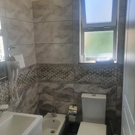 Ergys Hotel Tirana