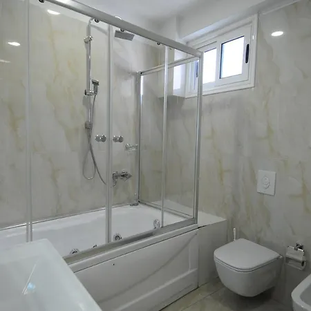Ergys Hotel *