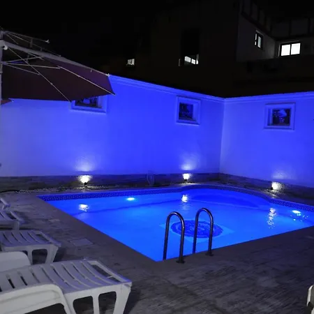 Hotel Ergys *